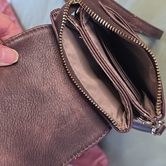 Brown Vegan Leather Crossbody Bag - Picture 5 of 6